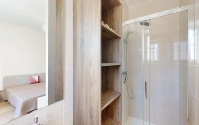 Private room at Rue du Cadran Saint-Pierre, 51100 Reims, France, image 7 of 16