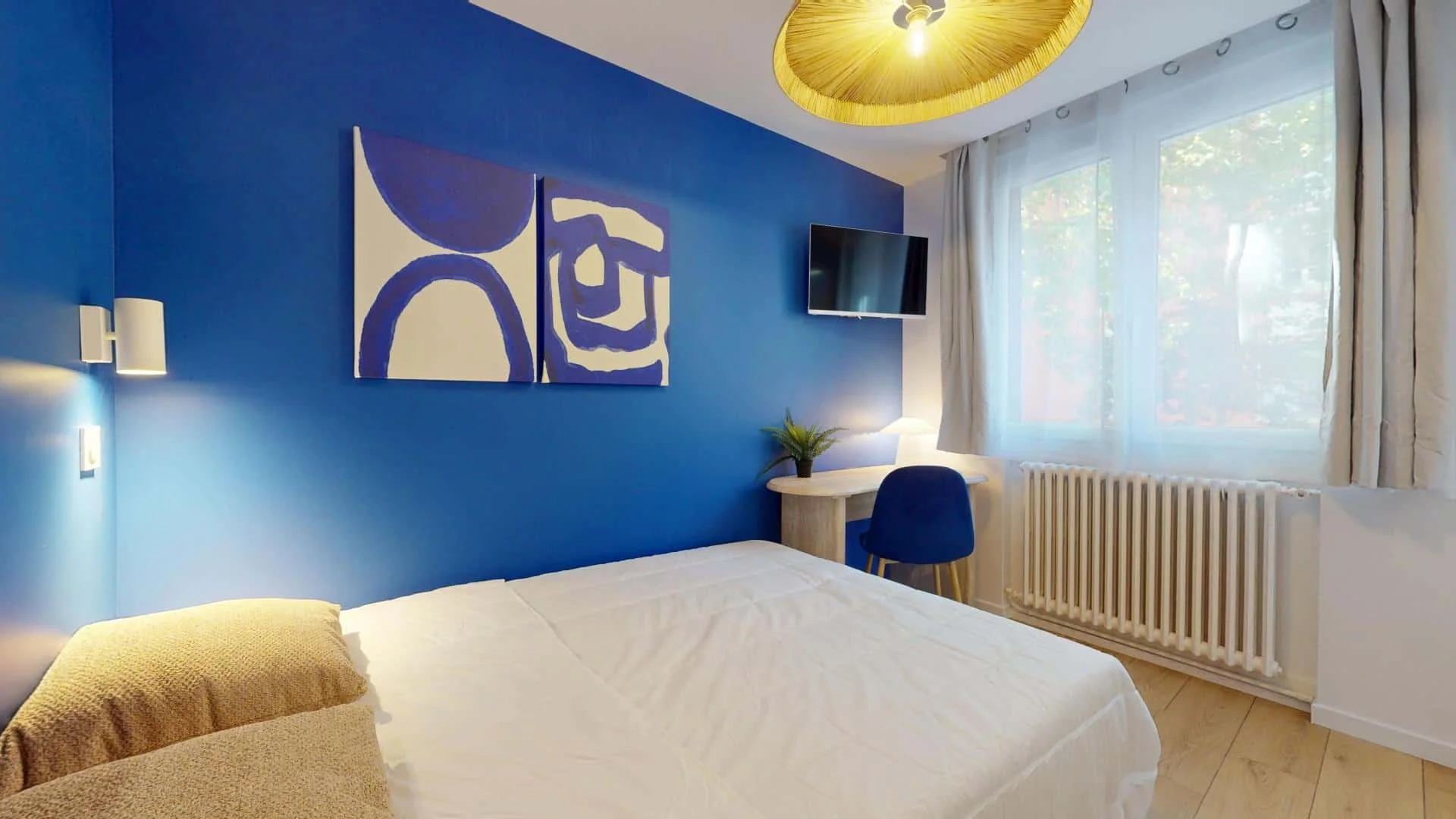 Habitación para estudiantes en  con área de estudio y facilidades compartidas
