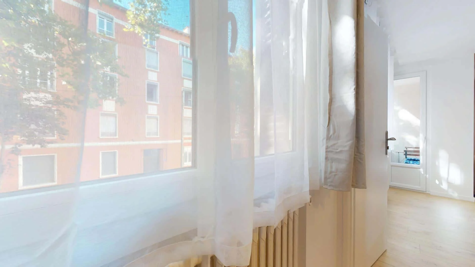 Habitación para estudiantes en  con área de estudio y facilidades compartidas