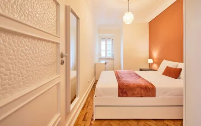 Chambre privée à R. José Falcão 57, 1000-184 Lisboa, Portugal, image 2 de 16