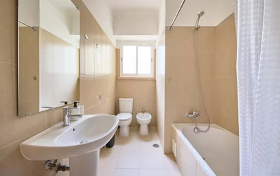 Chambre privée à R. José Falcão 57, 1000-184 Lisboa, Portugal, image 14 de 16