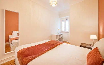 Chambre privée à R. José Falcão 57, 1000-184 Lisboa, Portugal, image 3 de 16