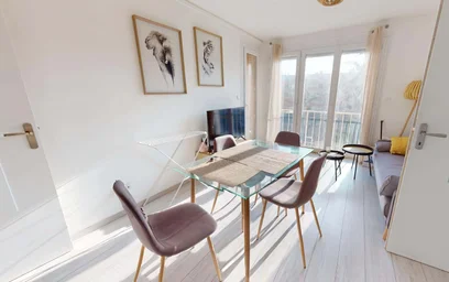Quarto privado em 8 Pl. Roger Salengro, 21000 Dijon, France, imagem 6 de 15