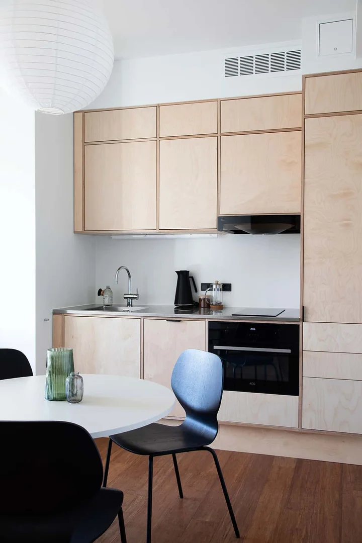 Habitación estudiantil amplia y cómoda en 