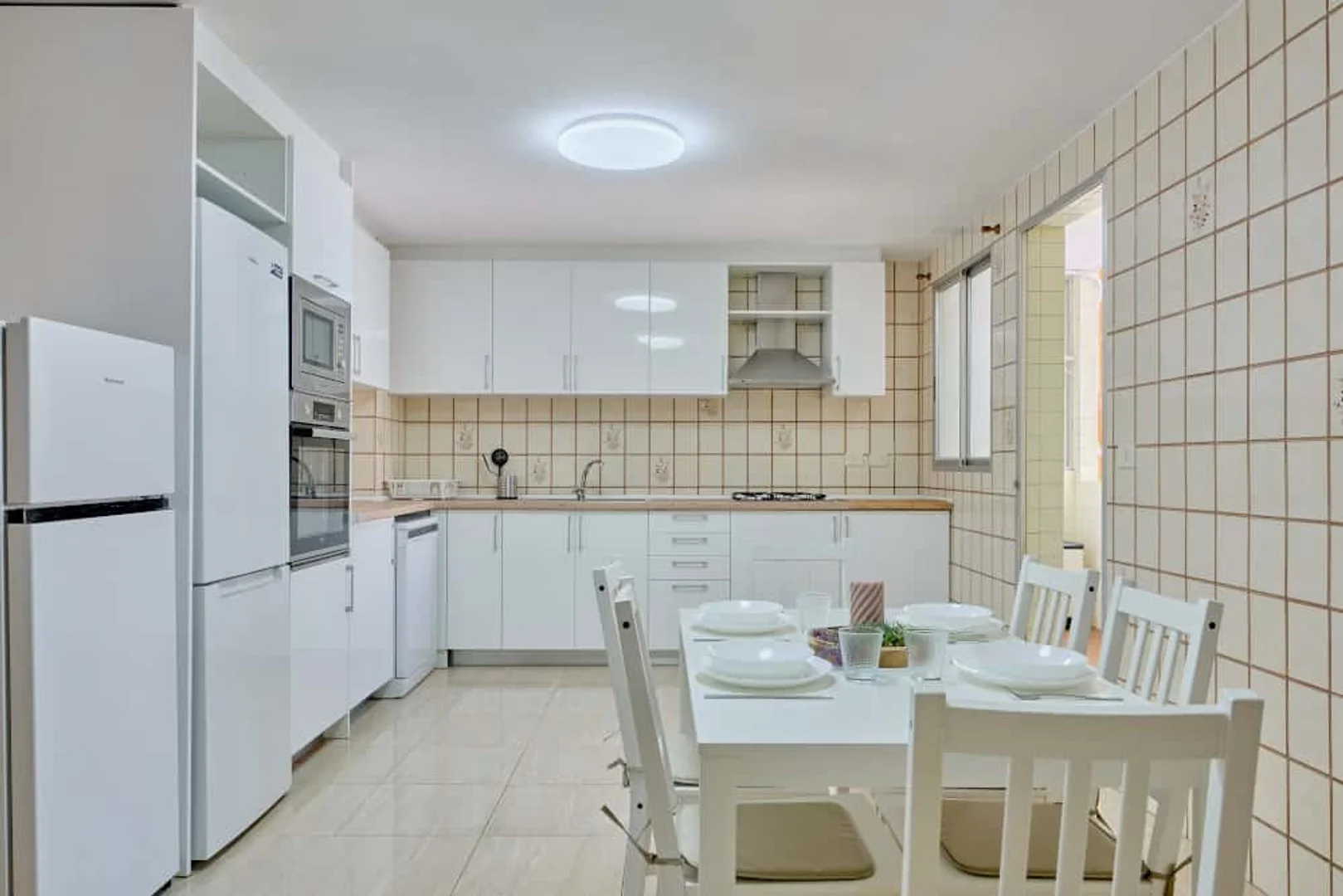 Habitación para estudiantes en  con área de estudio y facilidades compartidas