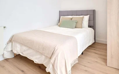 {area} de ortak bir dairede kiralık oda