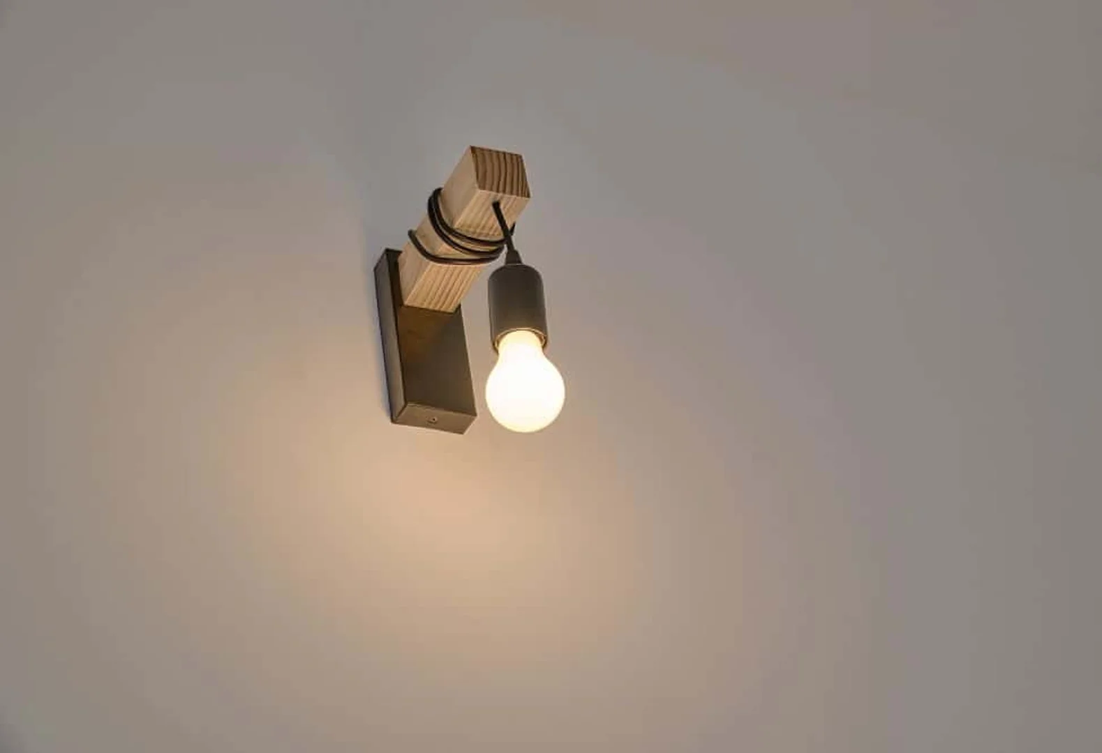 'da ders çalışmak için mükemmel olan fonksiyonel öğrenci odası