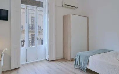 Özel oda konumu C/ de la Pau, 35, 3 3, Ciutat Vella, 46003 València, Valencia, Spain, 11 32 görüntüsü