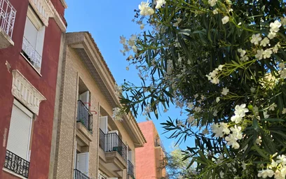 Dairenin tamamı konumu C/ dels Àngels, Poblats Marítims, 46011 València, Valencia, Spain, 33 33 görüntüsü