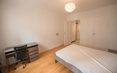 Room for rent with double bed {area}