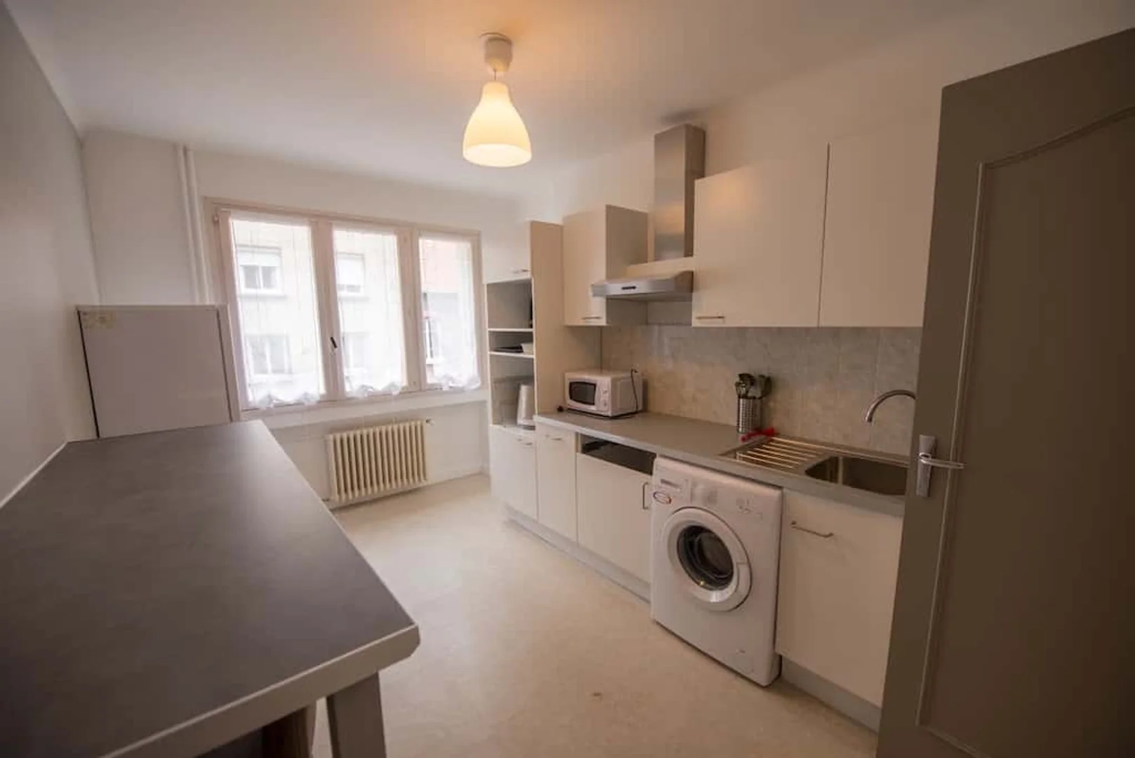 Economical student room with convenient location in 