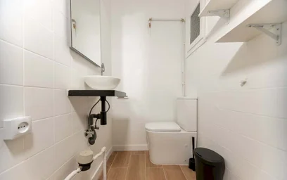 Özel oda konumu Carrer de la Vila de Muro, 2, piso 7, puerta 13, Benimaclet, 46020 València, Valencia, Spain, 8 23 görüntüsü