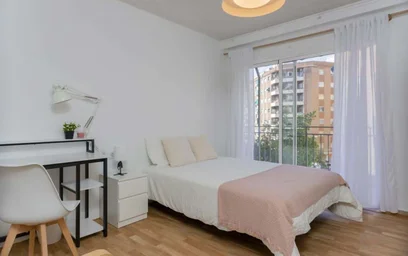 Özel oda konumu Carrer del Bisbe Jaume Pérez, 7, puerta 11, Quatre Carreres, 46004 València, Valencia, Spain, 1 23 görüntüsü
