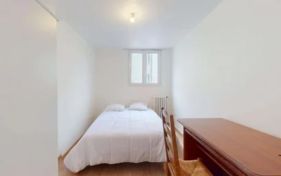 Chambre privée à 8 Rue la Pérouse, 76600 Le Havre, France, image 3 de 19
