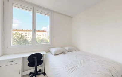 Private room at 56 Av. de Montrapon, 25000 Besançon, France, image 2 of 24