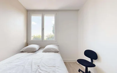 Private room at 56 Av. de Montrapon, 25000 Besançon, France, image 2 of 24