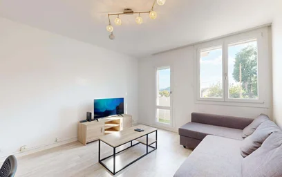 Private room at 56 Av. de Montrapon, 25000 Besançon, France, image 8 of 24