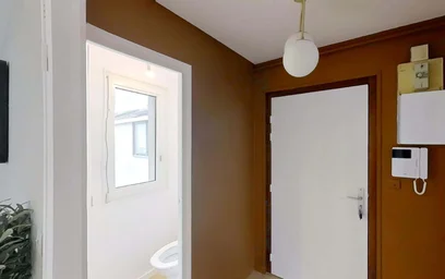 Quarto privado em 24 Pl. des Vosges, 54000 Nancy, France, imagem 9 de 19