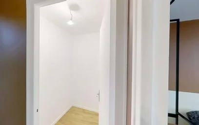 Quarto privado em 24 Pl. des Vosges, 54000 Nancy, France, imagem 10 de 19
