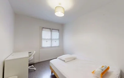 Chambre privée à 6 All. de la Futaie, 93160 Noisy-le-Grand, France, image 2 de 22