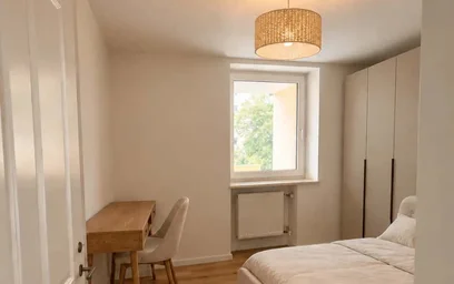 Renting rooms by the month in {area}