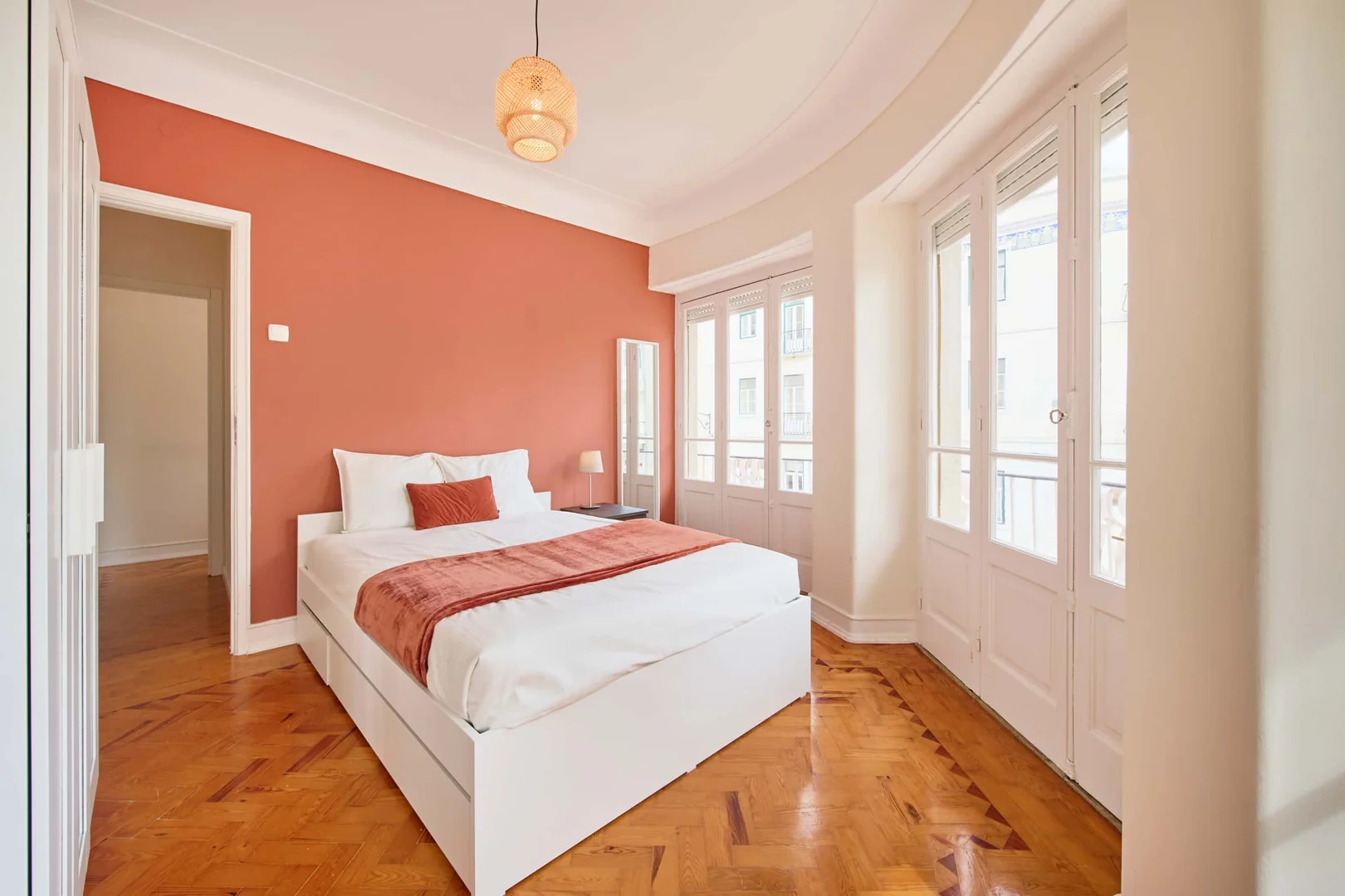 Chambre confortable pour étudiants disponible dans 