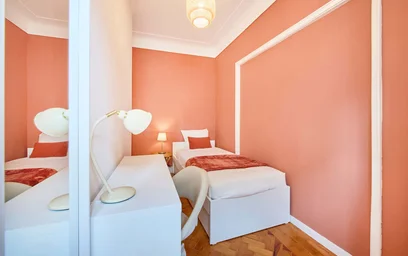 Chambre privée à R. José Falcão 57, 1000-184 Lisboa, Portugal, image 3 de 18