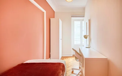 Chambre privée à R. José Falcão 57, 1000-184 Lisboa, Portugal, image 4 de 18