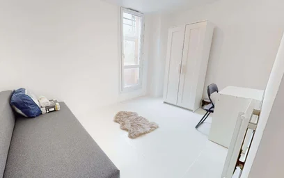 Zimmer mit Doppelbett zu vermieten {area}