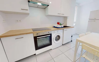 Habitación privada en 206 Rue des Pyramides, 91000 Évry-Courcouronnes, France, imagen 4 de 12