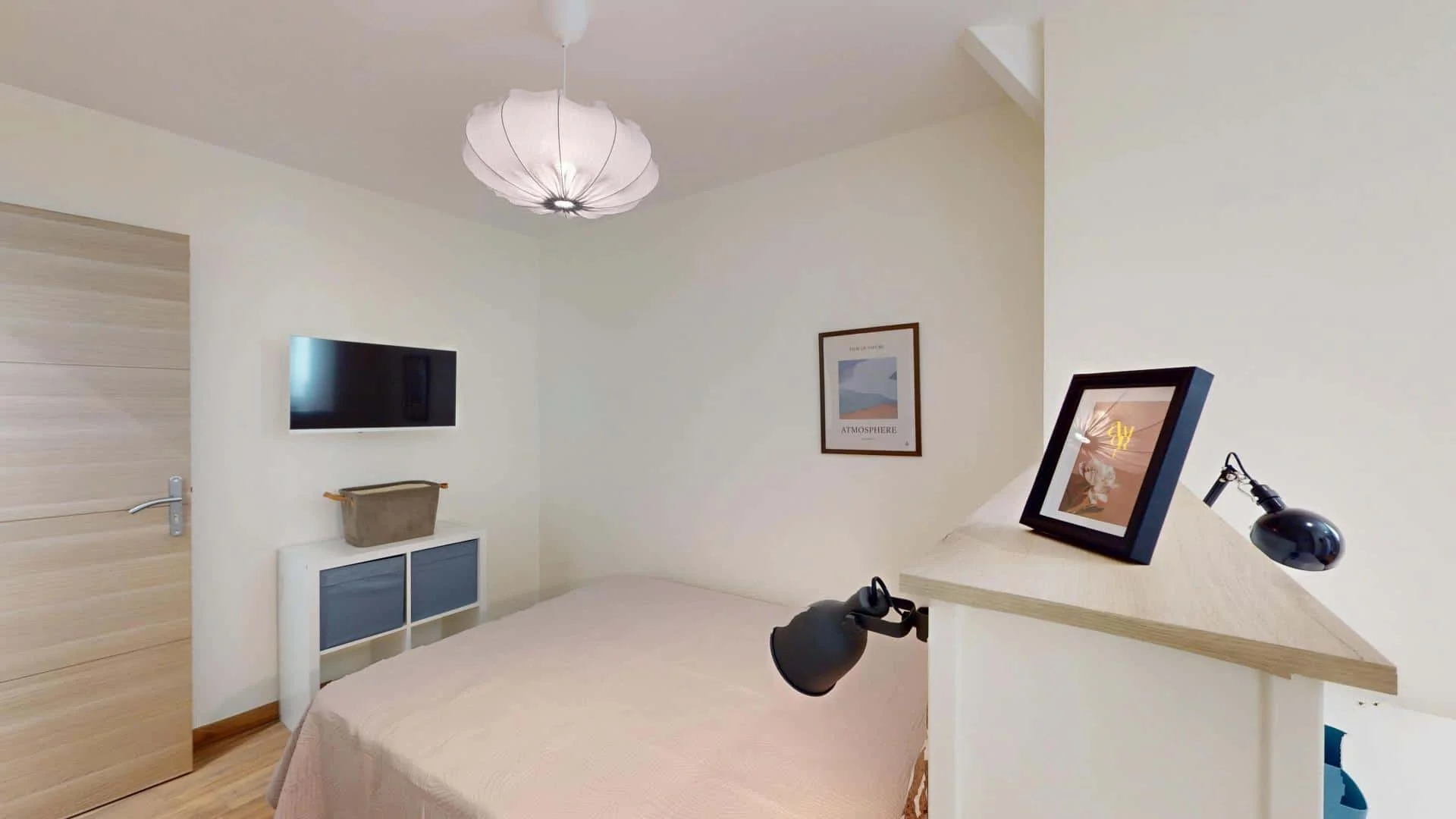 Budget-friendly student room close to campus in 