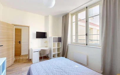 Private room at Rue du Cadran Saint-Pierre, 51100 Reims, France, image 5 of 17