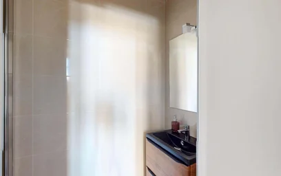 Private room at Rue du Cadran Saint-Pierre, 51100 Reims, France, image 7 of 17