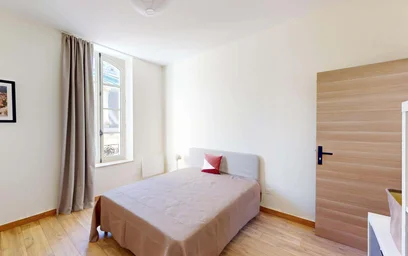 Private room at Rue du Cadran Saint-Pierre, 51100 Reims, France, image 2 of 16
