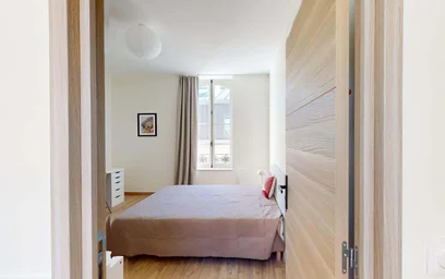 Private room at Rue du Cadran Saint-Pierre, 51100 Reims, France, image 3 of 16