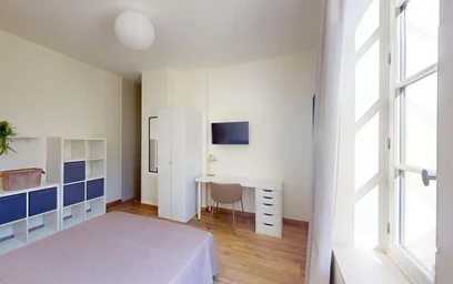 Private room at Rue du Cadran Saint-Pierre, 51100 Reims, France, image 4 of 16