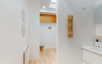 Private room at 17 Rue Louis Mie, 33000 Bordeaux, France, image 3 of 15