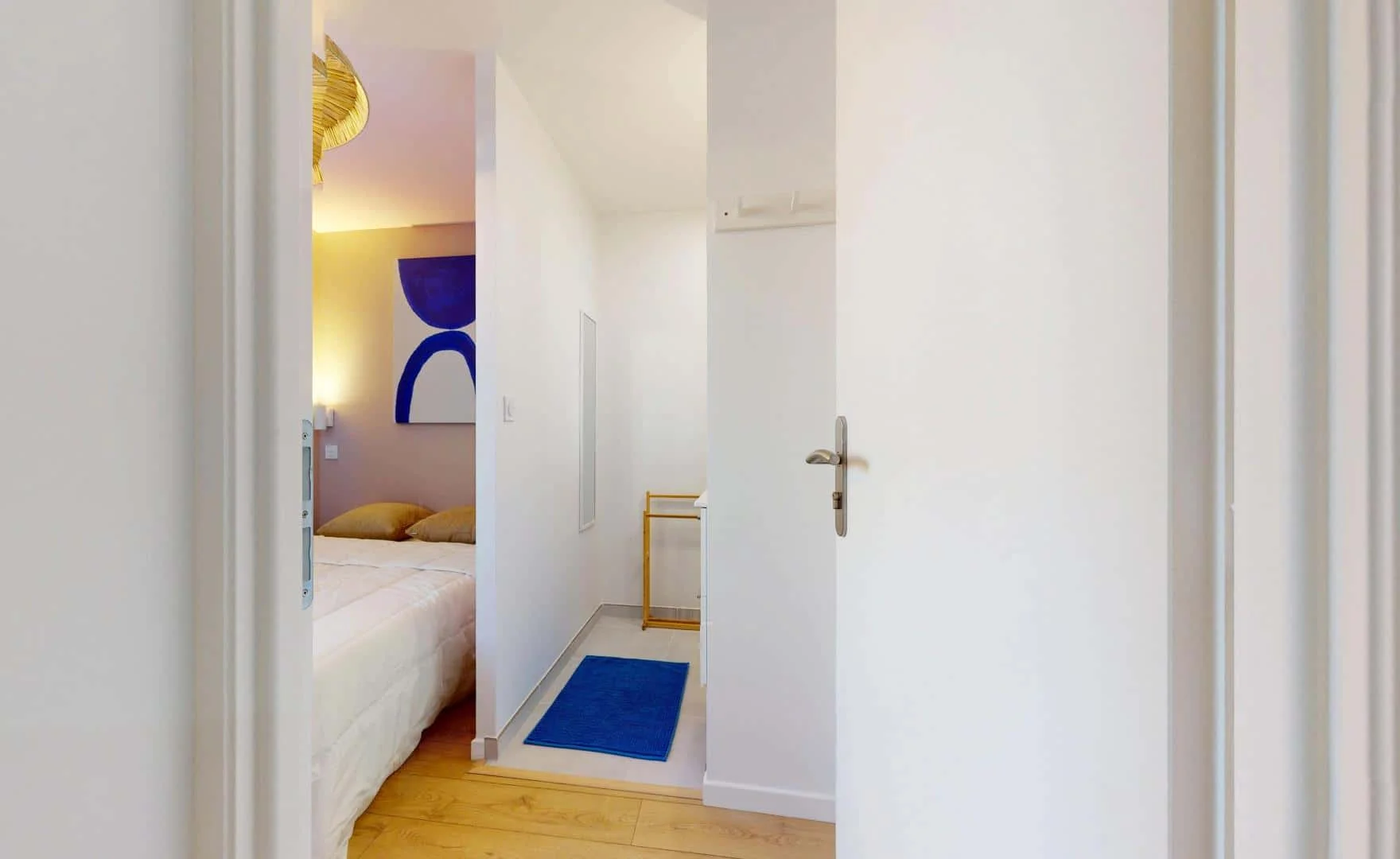 Habitación estudiantil amplia y cómoda en 