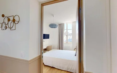 Private room at Rue du Cadran Saint-Pierre, 51100 Reims, France, image 2 of 16
