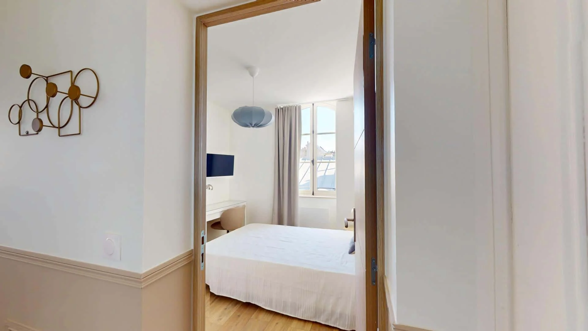 Comfortable and spacious student room in 