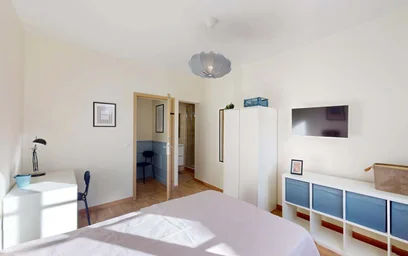 Private room at Rue du Cadran Saint-Pierre, 51100 Reims, France, image 6 of 16