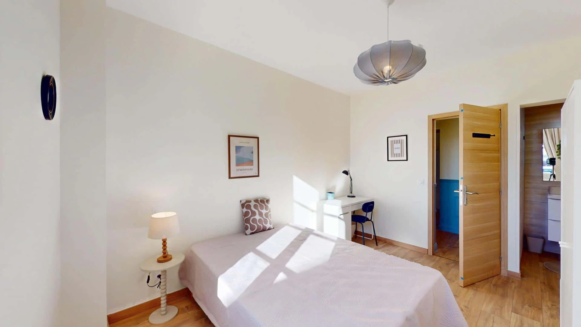Budget-friendly student room close to campus in 
