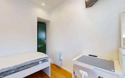 Quarto privado em 6 Rue Motte, 59200 Tourcoing, France, imagem 3 de 18