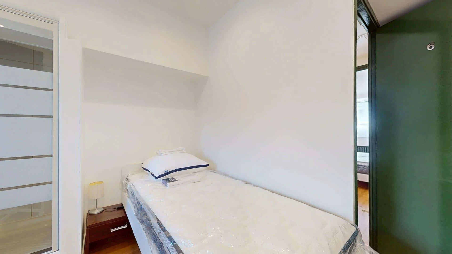 Quarto de estudante económico perto do campus em 