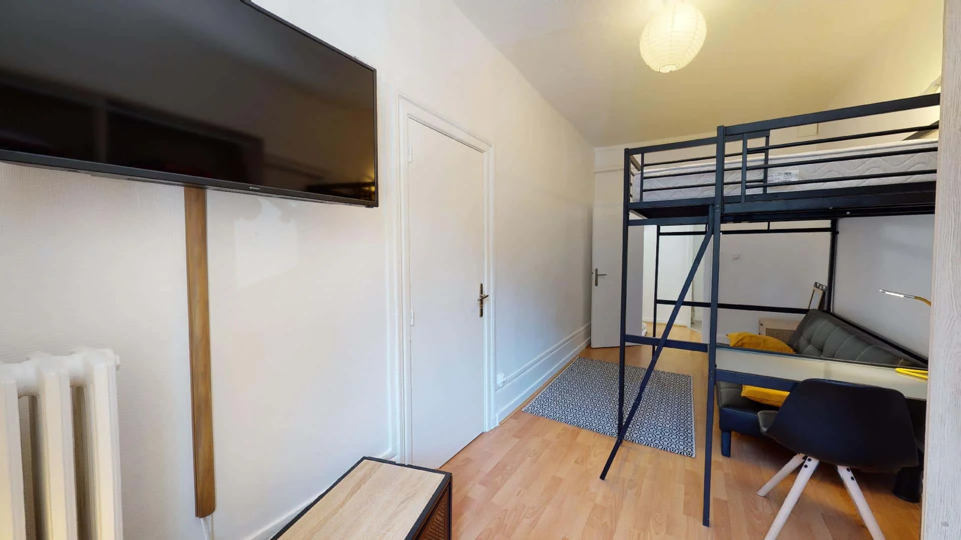 Zimmer in Studentenwohnung in  zu vermieten, voll möbliert