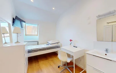 Quarto privado em 6 Rue Motte, 59200 Tourcoing, France, imagem 4 de 18