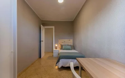 {area} de çift kişilik yataklı kiralık oda