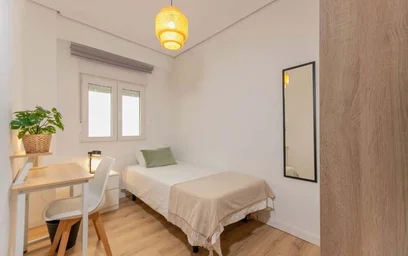 {area} içinde aydınlık özel oda