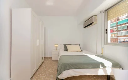 Özel oda konumu C/ de Callosa d'En Sarrià, 13, piso 3, puerta 6, Jesús, 46007 València, Valencia, Spain, 2 21 görüntüsü