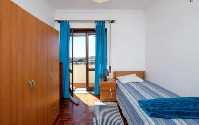 Stanza privata con letto matrimoniale {area}